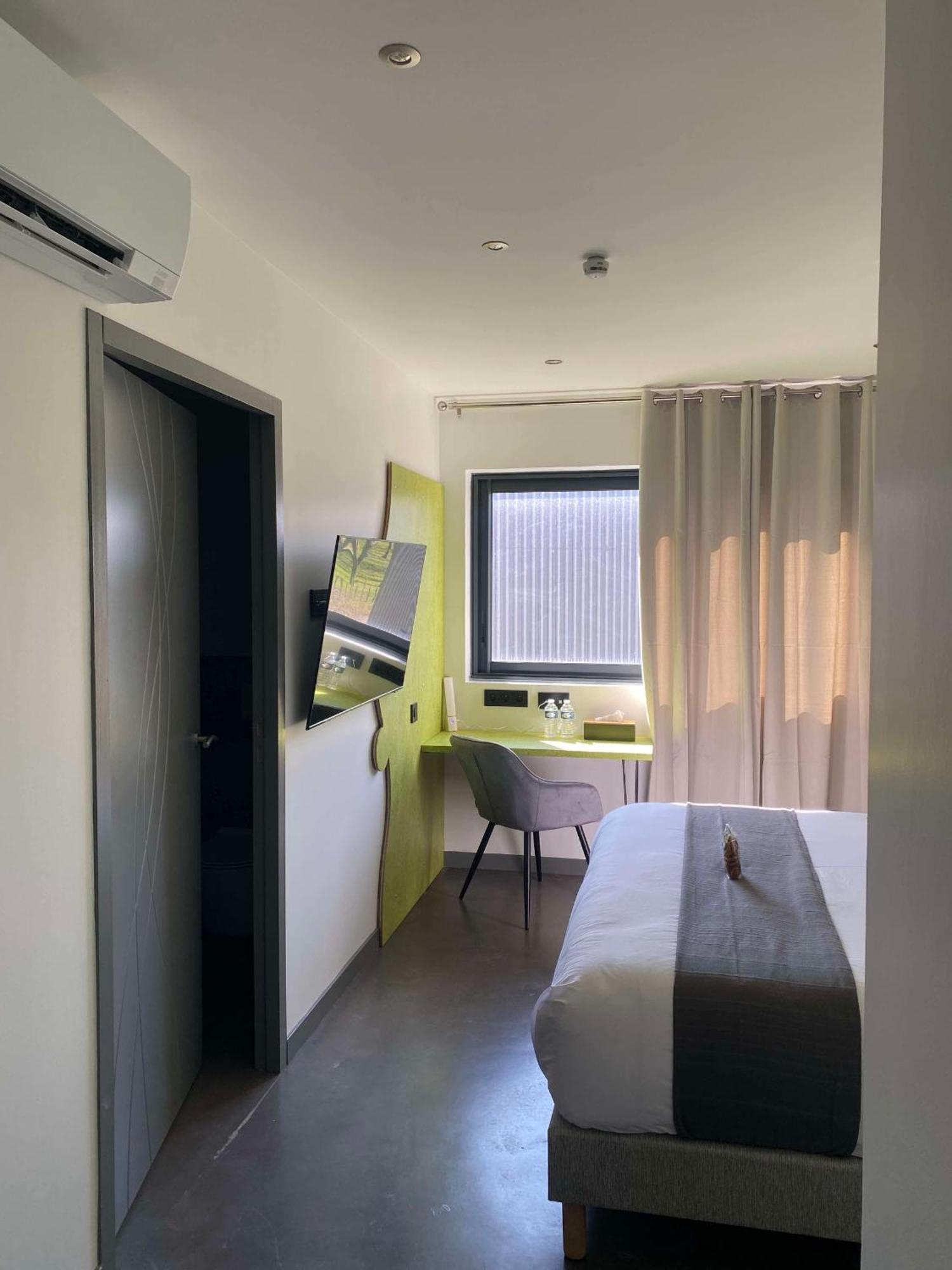 H85 Hotel Chatte Екстериор снимка